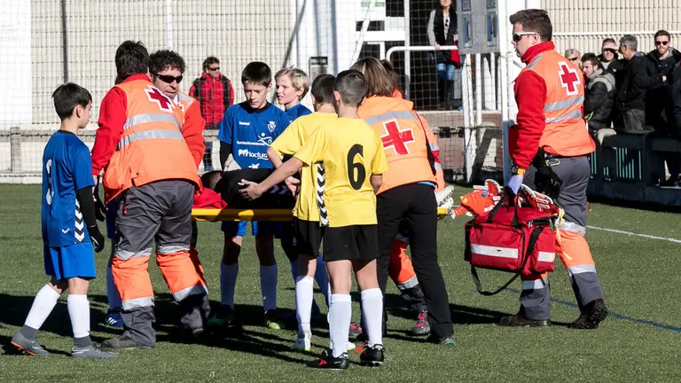 Cuartos de final del Torneo Interescolar Mixto que se celebra en las instalaciones de Tajonar (45). IÑIGO ALZUGARAY