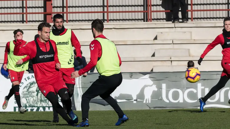 Entrenamiento de Osasuna en las instalaciones de Tajonar (20). IÑIGO ALZUGARAY