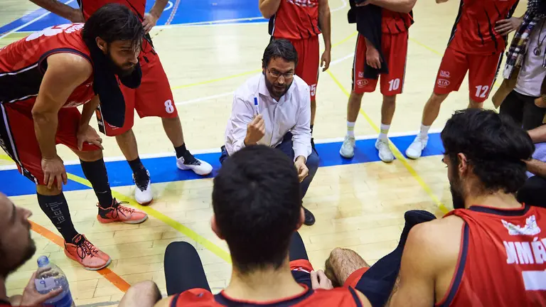 Xabi Jiménez, El Basket Navarra vuelve a vencer en Arrosadia. MIGUEL OSÉS 12