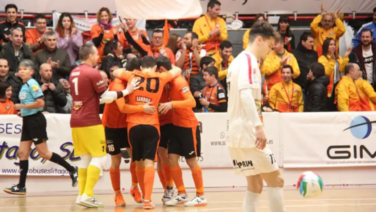 Partido Ribera Navarra - Segovia (4-1), de la Lnfs en Tudela. R. Navarra.