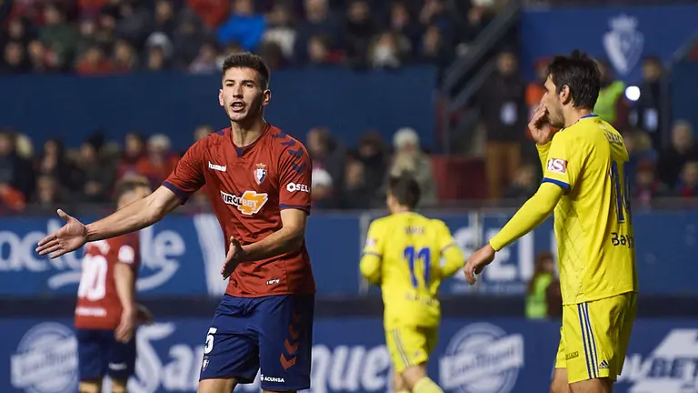 David García en el partido entre Osasuna y el Cadiz correspondiente a la jornada 20. MIGUEL OSÉS.