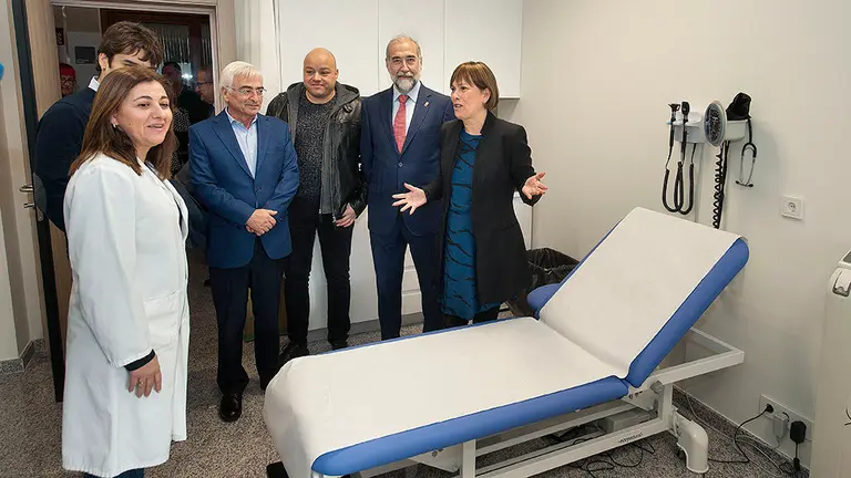 La presidenta Uxue Barkos y el consejero Fernando Dom&iacute;nguez visitan las nuevas instalaciones del centro de salud de Lodosa GOBIERNO DE NAVARRA