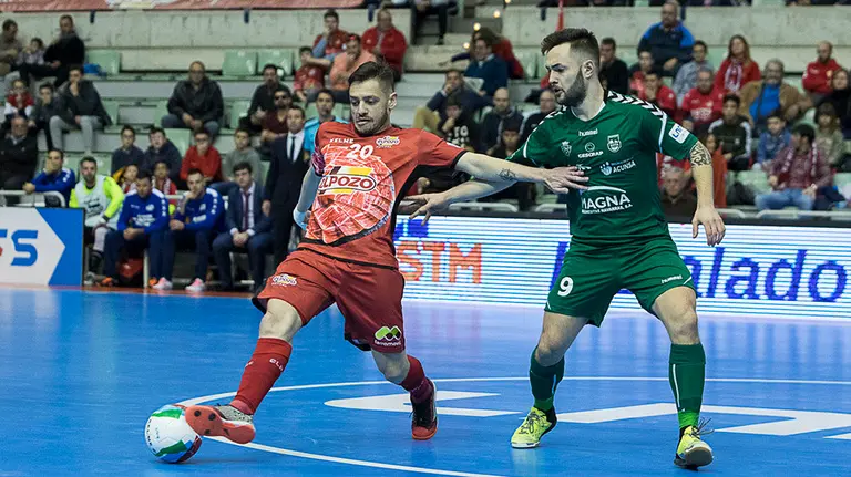 Dani Saldise en el partido ElPozo Murcia - Osasuna Xota. Lnfs.