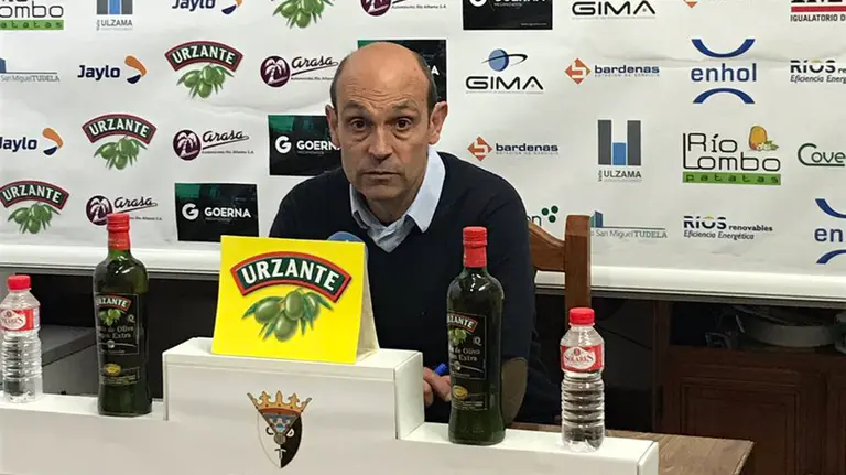 José Mari Lumbreras en rueda de prensa. Foto twitter CD Tudelano