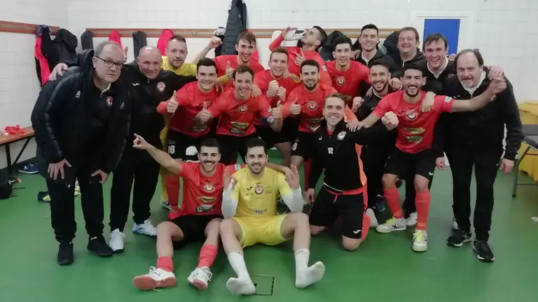 El Ribera Navarra celebra en Ferrol su pase a la final a cuatro de la Copa del Rey. Twitter R. Navarra.