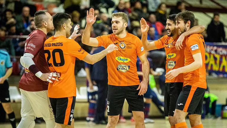 Los jugadores del Ribera Navarra celebran un gol. Cedida.