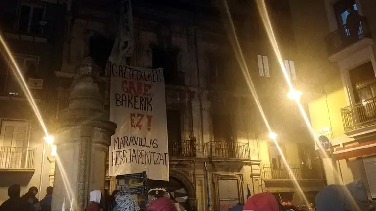 Los radicales del Gaztetxe han vuelto a acceder al Palacio de Rozalejo en Pamplona.