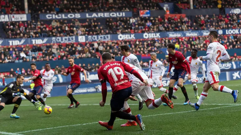 Partido entre Osasuna y Mallorca disputado en El Sadar (71). IÑIGO ALZUGARAY