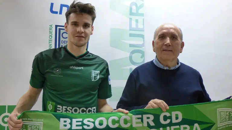 Alvaro Quevedo ya es jugador del equipo andaluz. Twitter UMA Antequera.