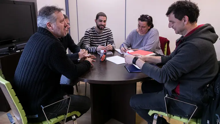 Reunión entre representantes de UAGN y LAB para tratar el tema del empleo agrario (06). IÑIGO ALZUGARAY