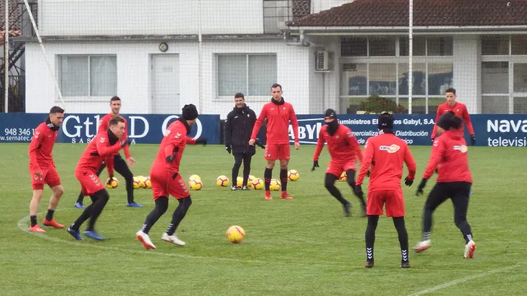 Entrenamiento de los jugadores de Osasuna en Tajonar.