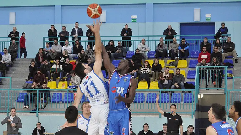 Partido de la Liga Eba de baloncesto. Twitter FNB.
