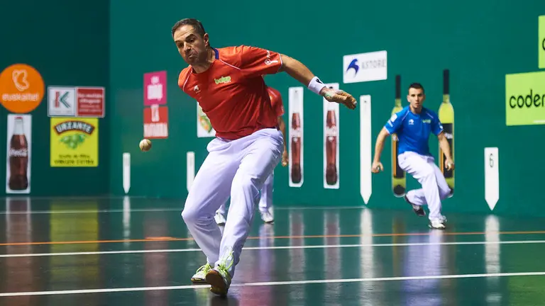 Partido de parejas entre Olaizola-Albisu y Bengoetxea-Imaz. MIGUEL OSÉS 6