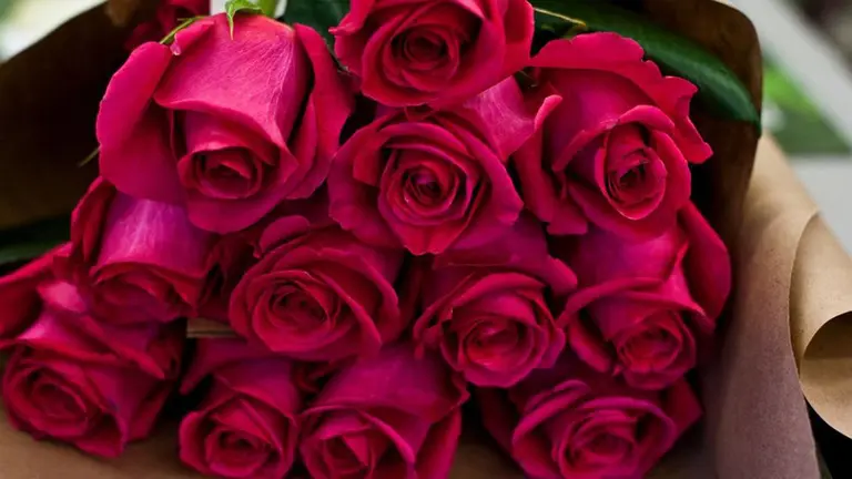 Ramo de rosas en memoria de Ulayar TWITTER