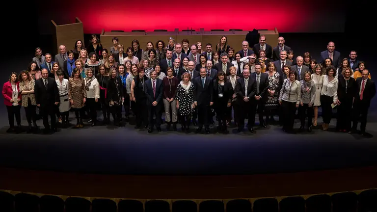 Entrega de Medallas de Plata de la Universidad de Navarra a los profesionales que cumplen 25 años en el centro académico (53). IÑIGO ALZUGARAY