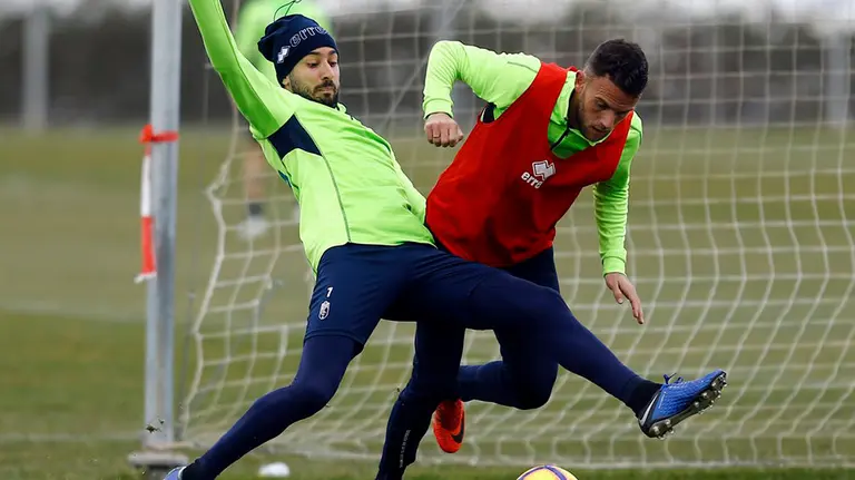 Entrenamiento del Granada previo a jugar ante Osasuna. Twitter Granada CF.