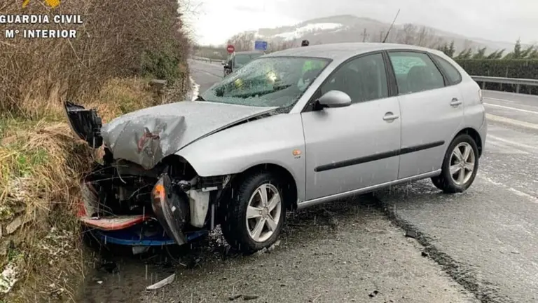 Accidente en la A-10 GUARDIA CIVIL