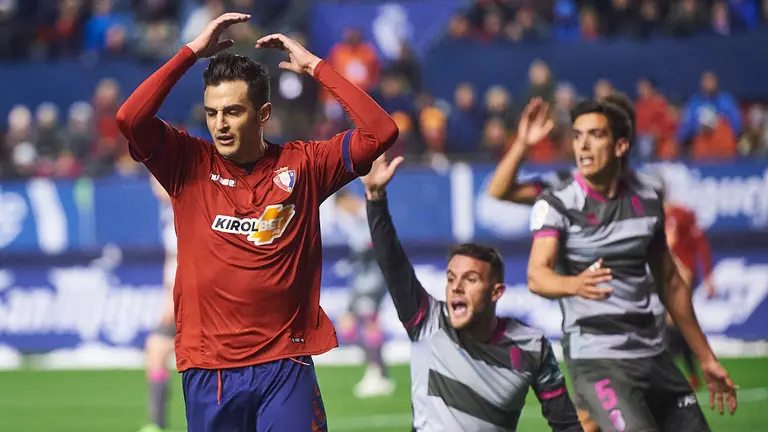 Partido entre Osasuna y Granada correspondiente a la jornada numero 24. MIGUEL OSÉS 12