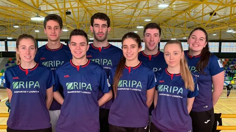 Componentes del equipo Bádminton Estella en Pontevedra. Cedida.