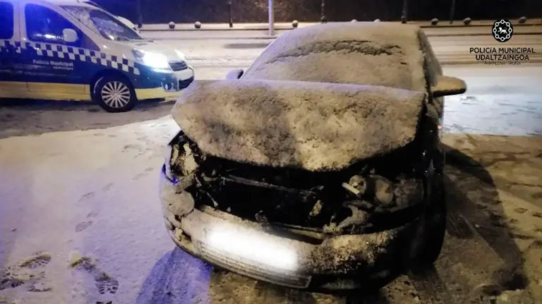 Coche accidentado en la Avenida del Ejército durante este pasado fin de semana POLICÍA MUNICIPAL