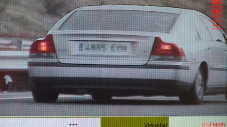 El coche interceptado en Olite y que conducía a más de 200 kilómetros por hora CEDIDA