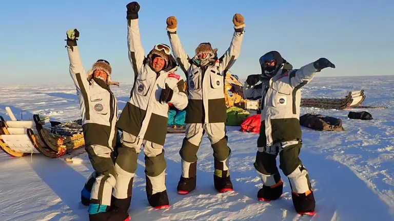 Imagen de los cuatro miembros de la Expedición Antártida Inexplorada 2018-2019 Foto TWITTER