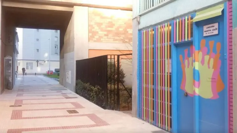 Imagen de la sede de la Asociación Colectivo Alaiz la Avenida Bayona de Pamplona. Foto: ALAIZ