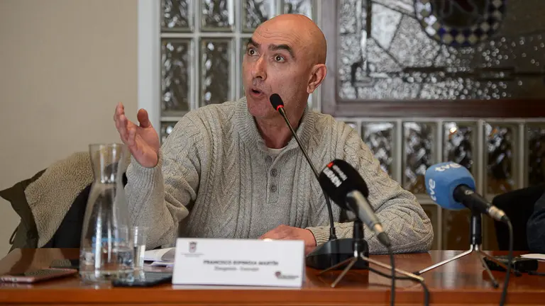 Primer pleno después de que los concejales Fran Espinosa y José Antonio Beloqui tuvieran una trifulca en Huarte. PABLO LASAOSA 05