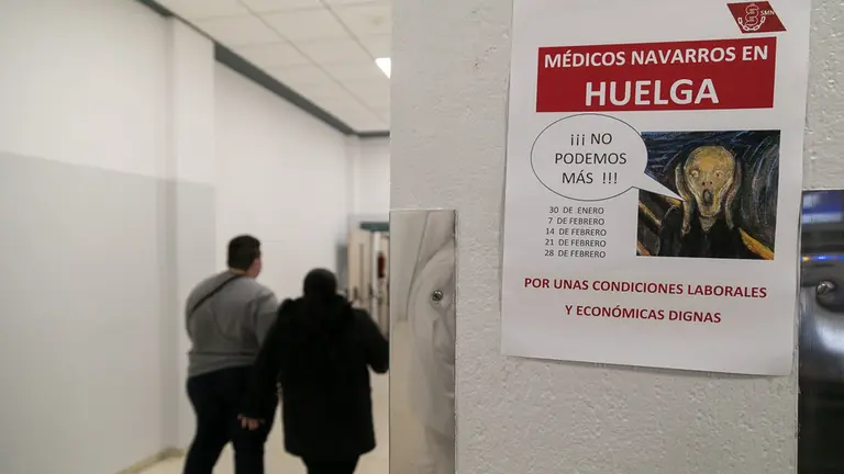 Segunda jornada de huelga de los médicos del Servicio Navarro de Salud-Osasunbidea para reivindicar una mejora de la relación médico-paciente y de sus condiciones laborales. IÑIGO ALZUGARAY