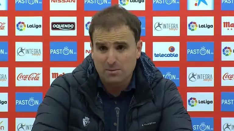 Jagoba Arrasate en rueda de prensa en El Molinón