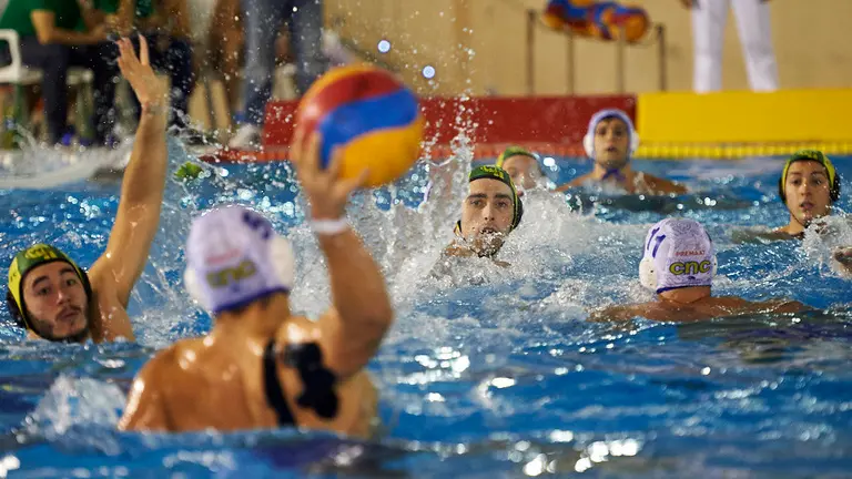 El Waterpolo Navarra se enfrenta al CN cataluña en las instalaciones de Amaya. MIGUEL OSÉS 4