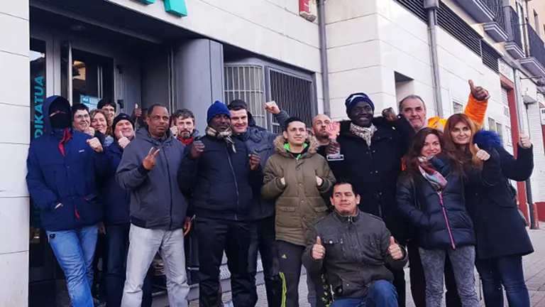 Concentración de parte de los trabajadores de Navarpluma Foto ELA