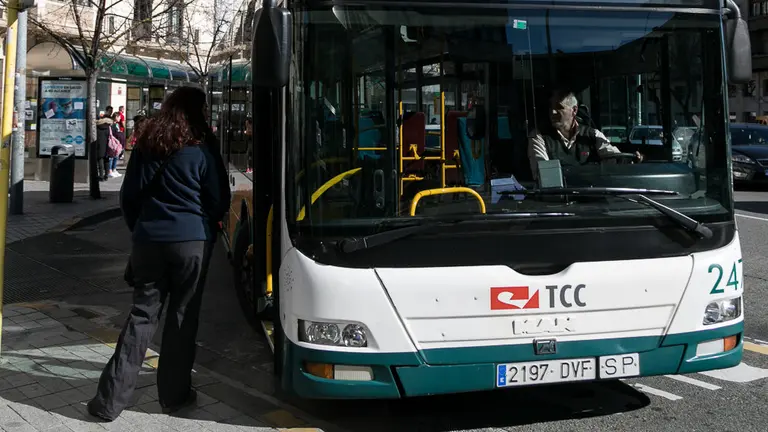 Huelga de los trabajadores del servicio de villavesas de transporte comarcal de Pamplona (05). IÑIGO ALZUGARAY