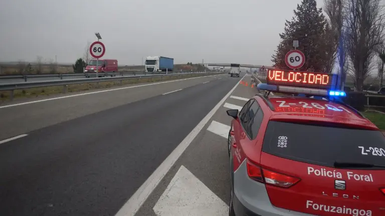 Control de velocidad de la Policía Foral POLICÍA FORAL