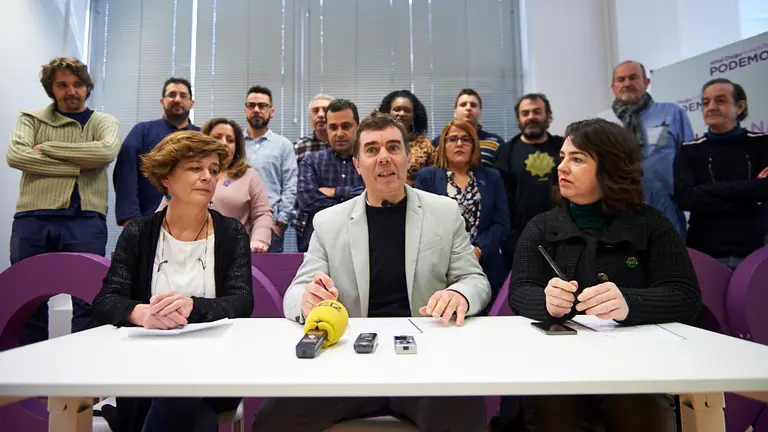 Rueda de prensa de presentación de las candidaturas municipales de Podemos Navarra. Intervienen el secretario general de Podemos Navarra, Eduardo Santos; la responsable de Municipalismos, Ainhoa Aznárez; y la candidata de Podemos a la Alcaldía de Alsasua, Virginia Alonso. MIGUEL OSÉS