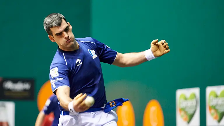 Partido entre Bengoetxea - Ímaz y Ezkurdia - Galarza en el Labrit. MIGUEL OSÉS 15