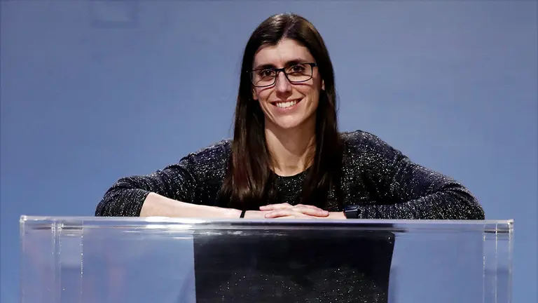 GRAFCAV1666. PAMPLONA, 17/02/2019.- La ingeniera y emprendedora navarra Ana Monreal Vidal ha asegurado en una entrevista con Efe que la discriminación laboral de las mujeres es "un desperdicio de talento bestial" y ha animado a las jóvenes estudiantes a que tengan en cuenta la posibilidad de crear sus propias empresas. Monreal, quien ha participado esta semana en la mesa redonda "Mujeres en la ciencia, de los estereotipos a la realidad", celebrada en el Planetario de Pamplona, hizo la carrera de Ingeniería Industrial en la UPNA y elaboró el proyecto de fin de carrera en Braunchweig (Alemania), a través de una beca Erasmus. EFE/Jesús Diges