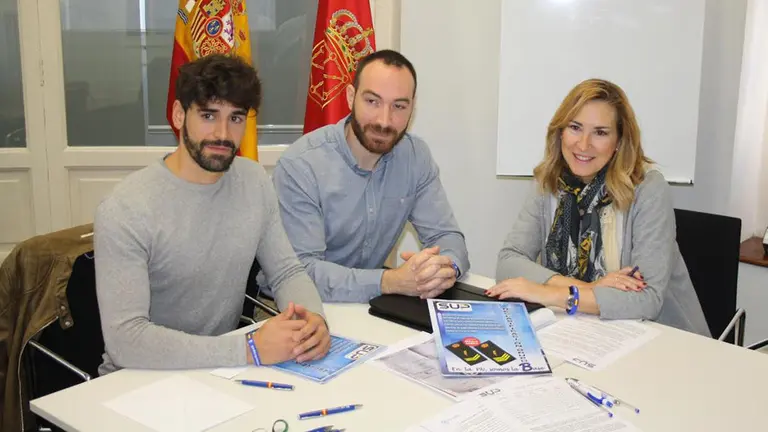 La presidenta del PPN, Ana Beltrán, con representantes del Sindicato Unificado de Policía (SUP) en Navarra CEDIDA