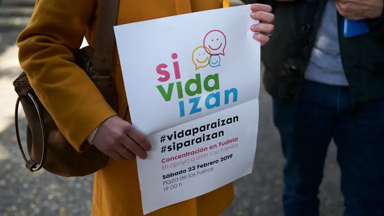 Los padres de Izan se reunen con el Consejero de Salud. PABLO LASAOSA