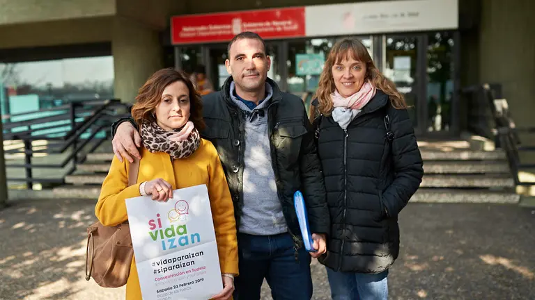 Los padres de Izan se reunen con el Consejero de Salud. PABLO LASAOSA
