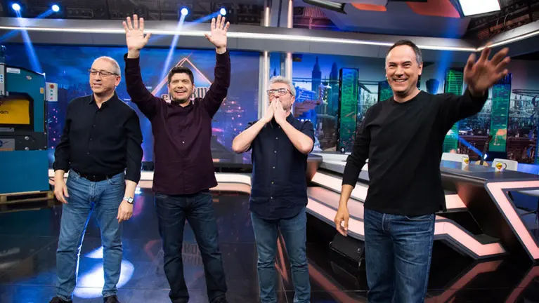 Los lobos, los famosos concursantes de Boom, saludan al público durante su visita a El Hormiguero ANTENA 3