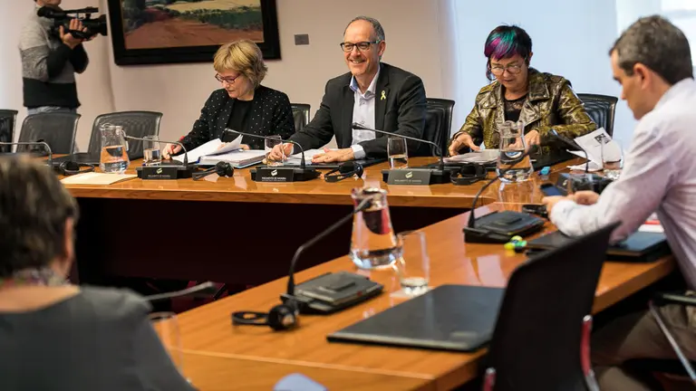 La comisión parlamentaria que ha investigado la desaparición de Caja Navarra debate y vota las propuestas de conclusiones a las que ha llegado (08). IÑIGO ALZUGARAY