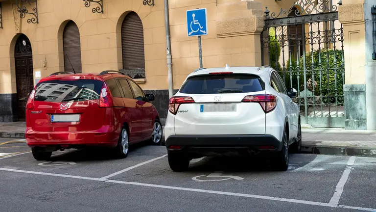 Aparcamiento para personas con discapacidad en Pamplona (12). IÑIGO ALZUGARAY