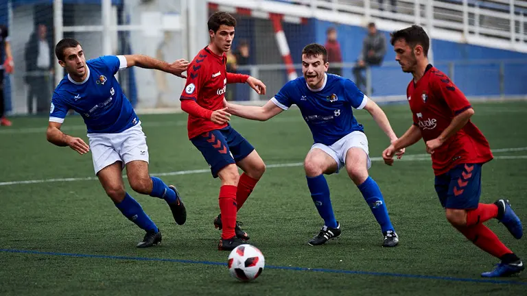 Partido de fútbol entre Txantrea y Osaduna Promesas. MIGUEL OSÉS 15