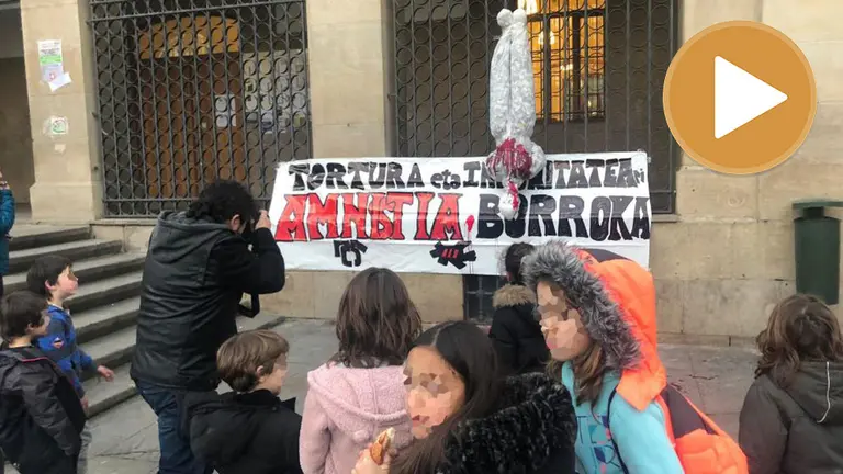 Acción abertzale en el colegio pamplonés de San Francisco (player) CEDIDA