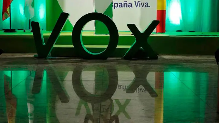 Logotipo de Vox en un acto del partido EFE