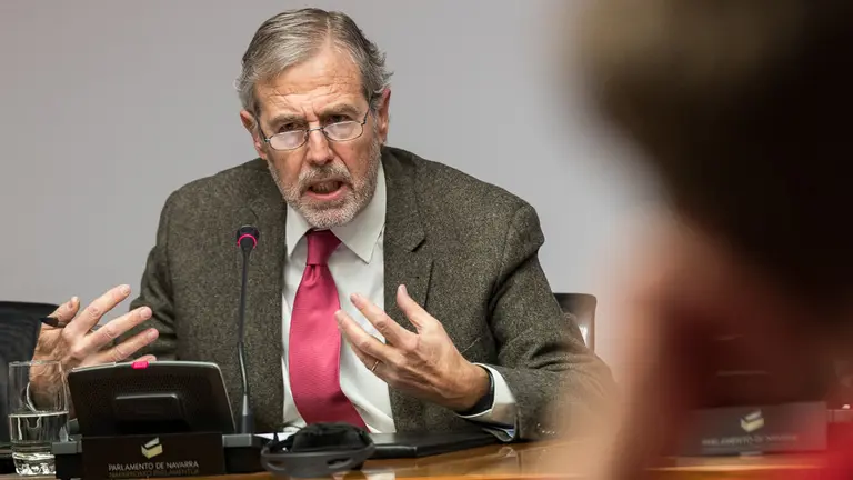 José María Roig Aldasoro, presidente de Sodena y consejero de Industria desde 2007 hasta 2011, comparece en la comisión de investigación. IÑIGO ALZUGARAY (2)