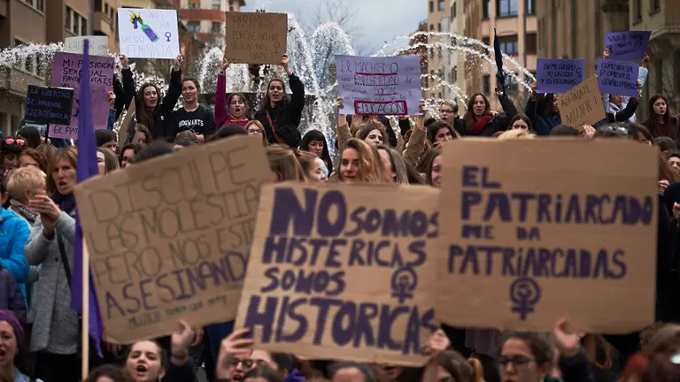 Piquetes informativos por las calles de Pamlona por la huelga feminista del 8 M. PABLO LASAOSA