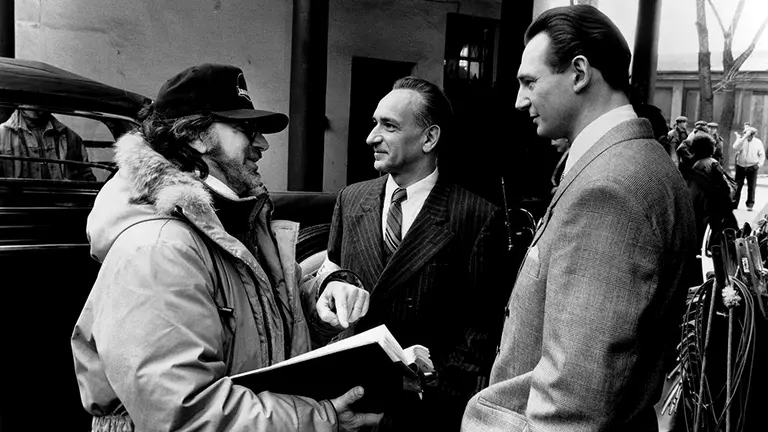 El directo Steven Spilberg da instrucciones a los actores durante el rodaje de la película