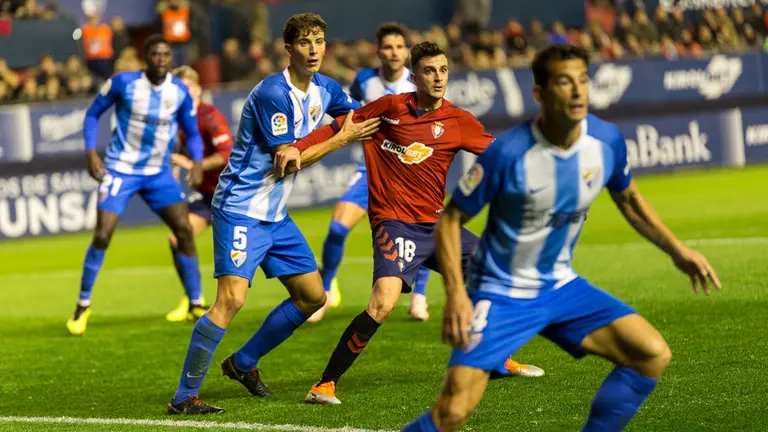 Partido entre Osasuna y Málaga disputado en el estadio de El Sadar -(43). IÑIGO ALZUGARAY